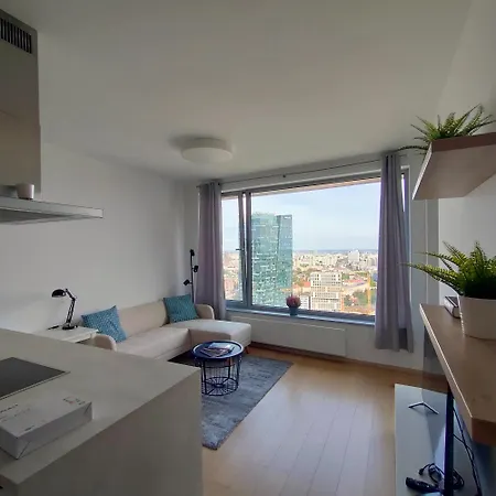 Apartment Sky Park 26th Floor Free Parking Free Wi-fi Pressburg